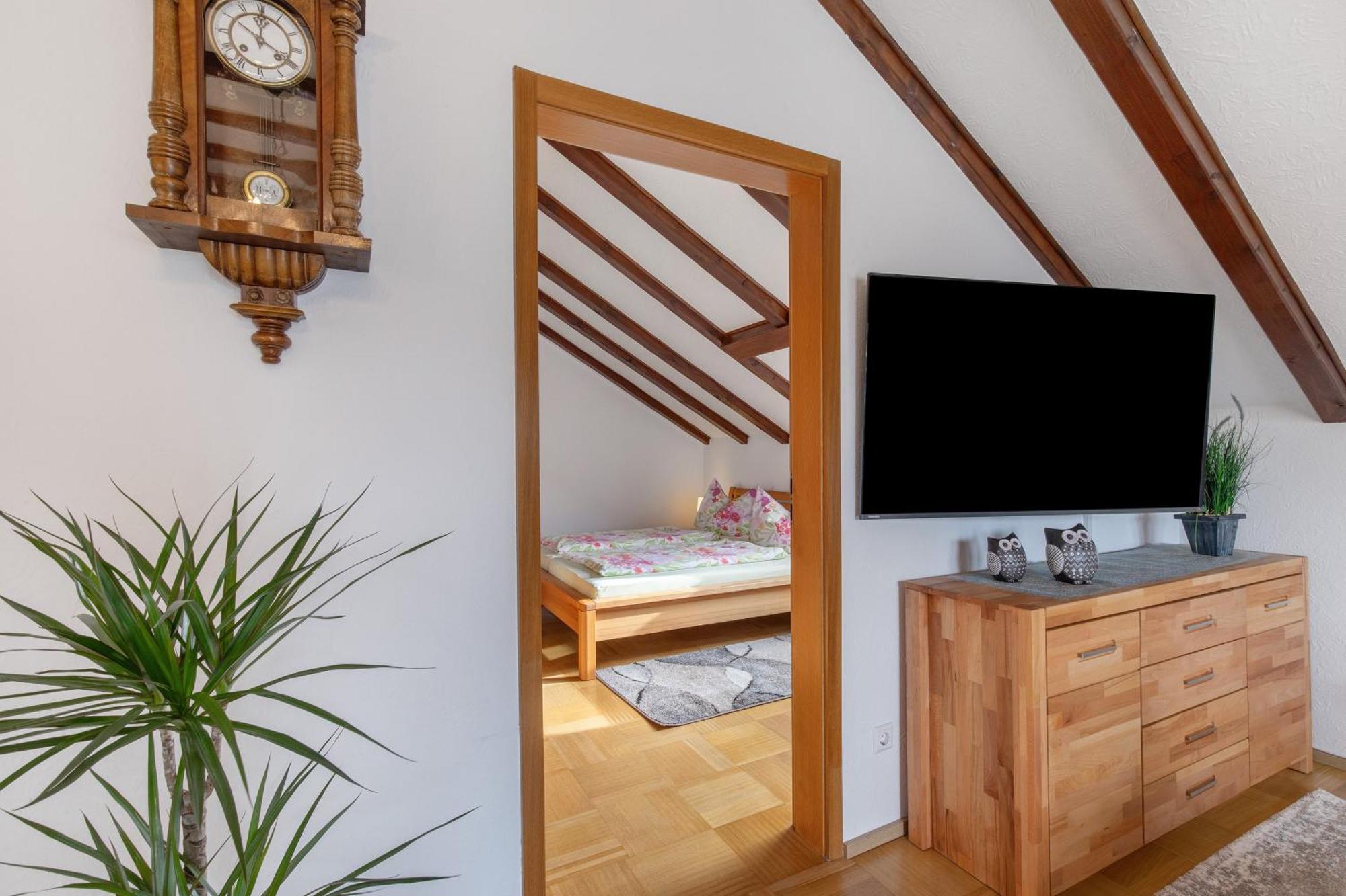Ferienwohnung Fernsicht Zwiefalten Bagian luar foto