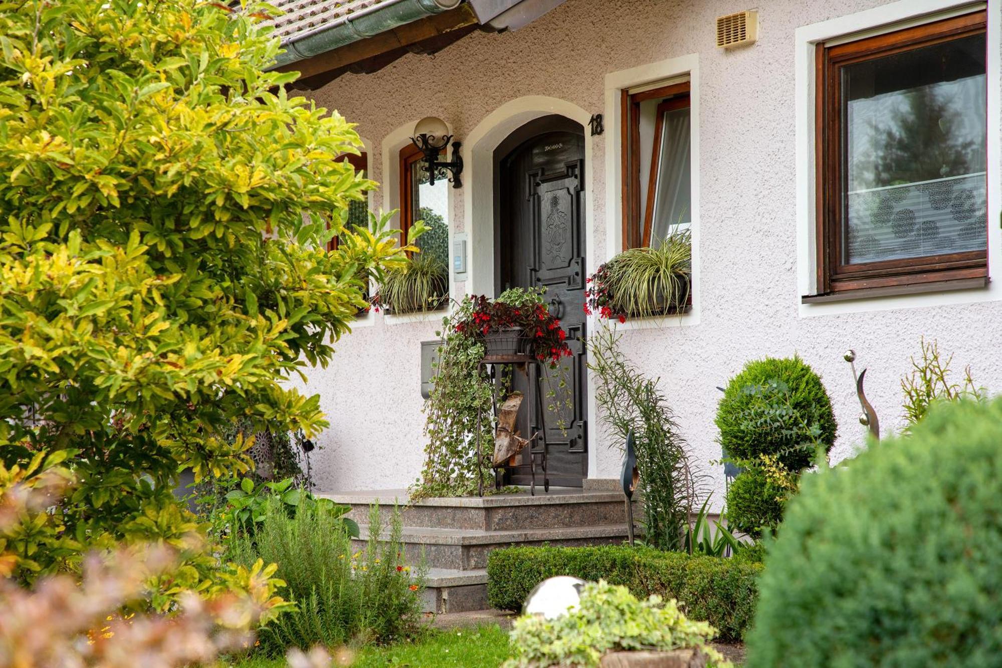 Ferienwohnung Fernsicht Zwiefalten Bagian luar foto
