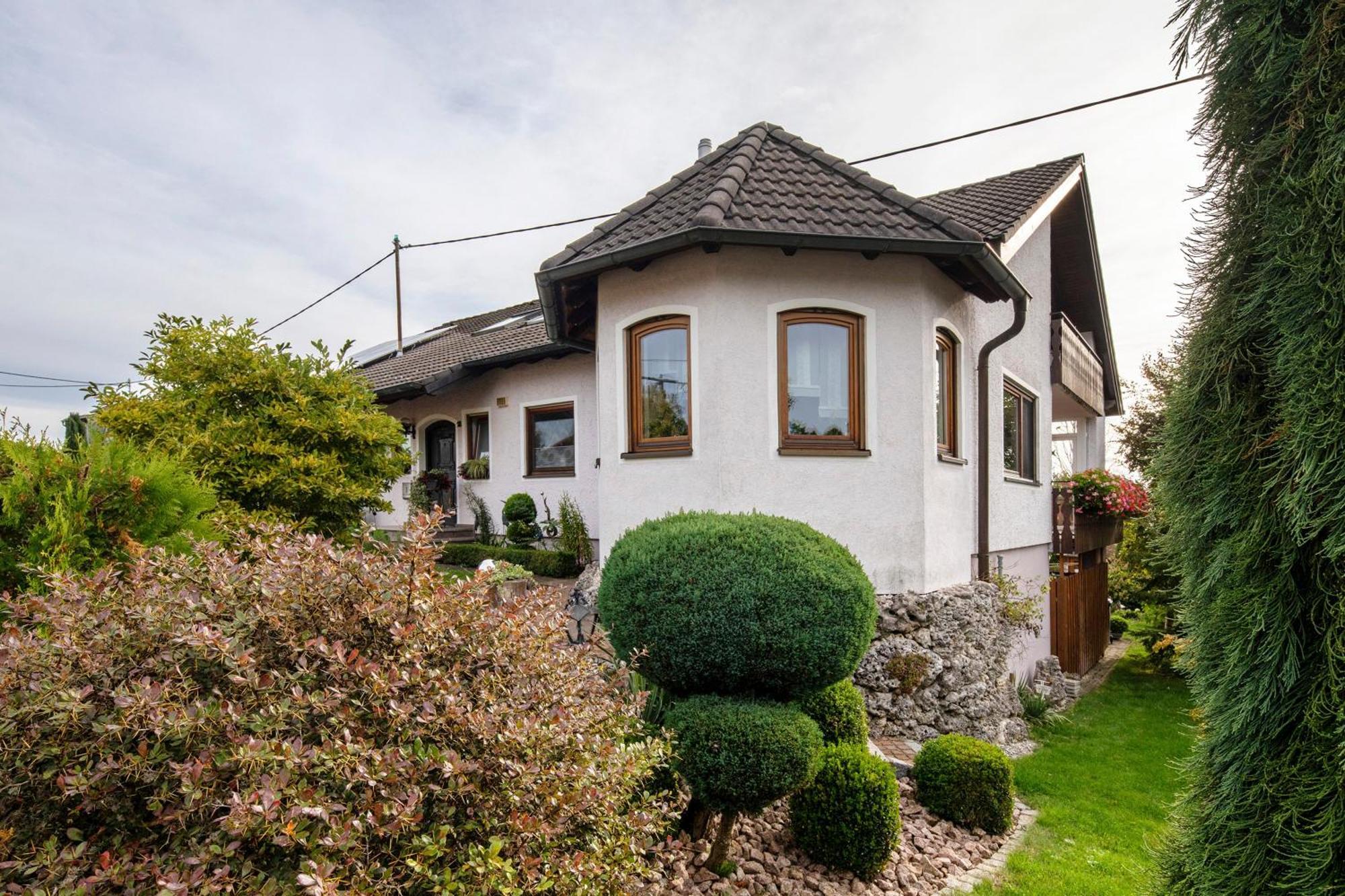 Ferienwohnung Fernsicht Zwiefalten Bagian luar foto